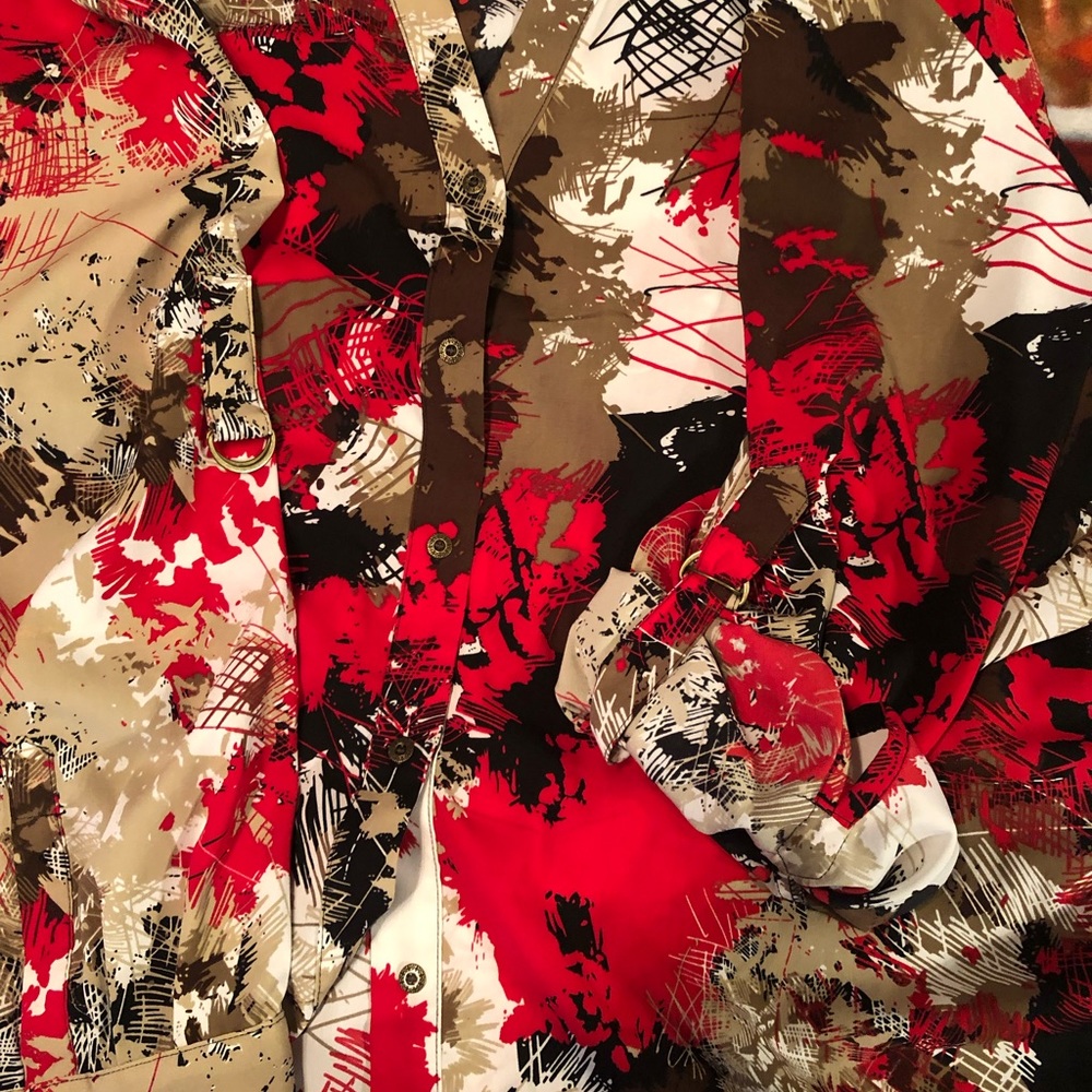 Maggie Barnes tunic, abstract art pattern in red, white, black & gold. 5X